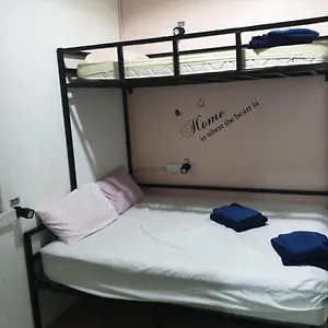 Spot On 89980 Homie Hotel